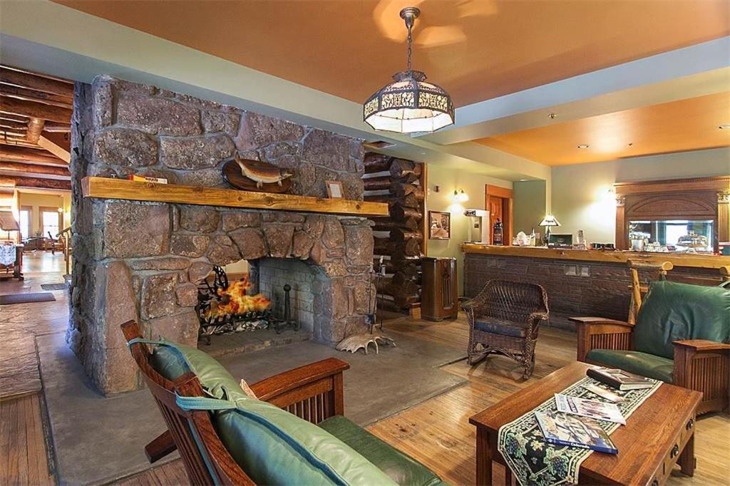 Alps Boulder Canyon Inn Extérieur photo